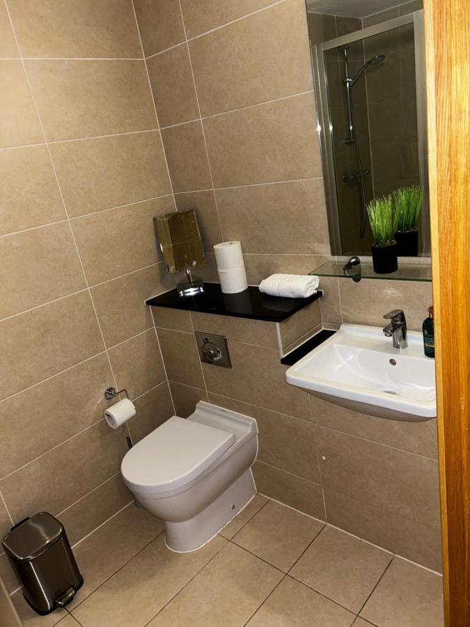 Spacious 3-Bed 3-Bath Luxury Apartment With Balcony Hyde Park Londen Buitenkant foto