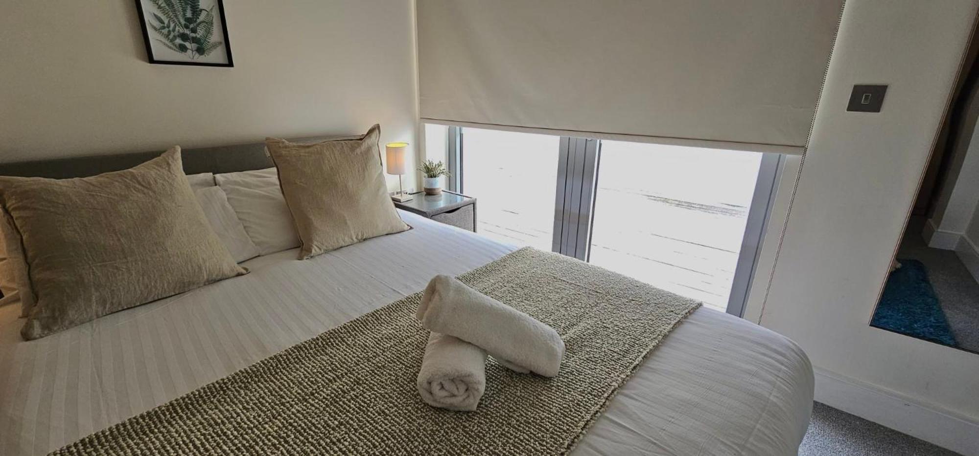 Spacious 3-Bed 3-Bath Luxury Apartment With Balcony Hyde Park Londen Buitenkant foto