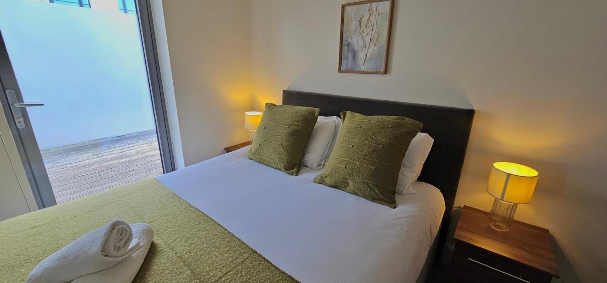 Spacious 3-Bed 3-Bath Luxury Apartment With Balcony Hyde Park Londen Buitenkant foto