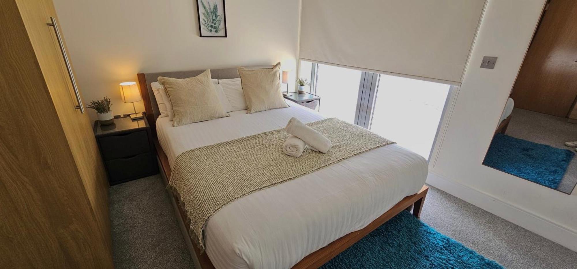 Spacious 3-Bed 3-Bath Luxury Apartment With Balcony Hyde Park Londen Buitenkant foto