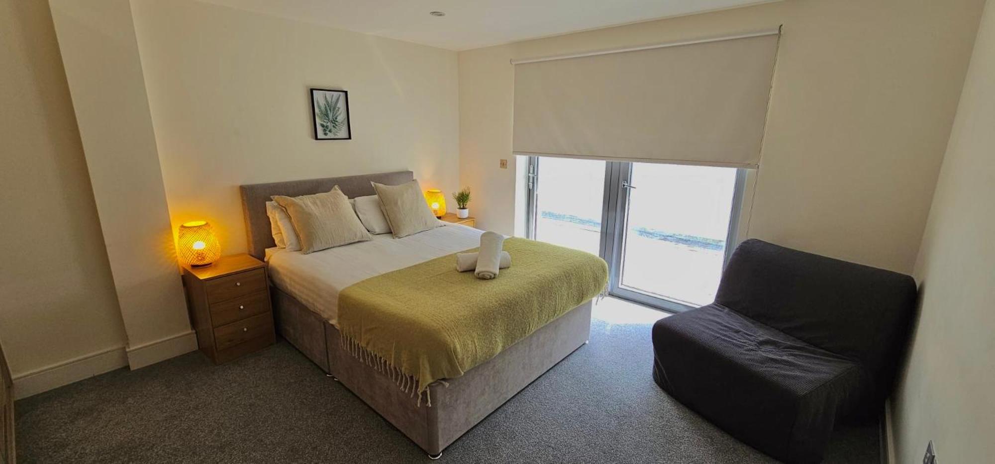 Spacious 3-Bed 3-Bath Luxury Apartment With Balcony Hyde Park Londen Buitenkant foto
