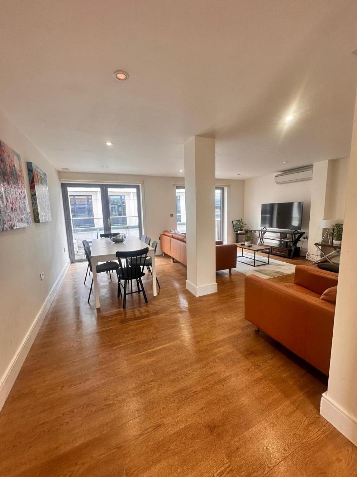 Spacious 3-Bed 3-Bath Luxury Apartment With Balcony Hyde Park Londen Buitenkant foto